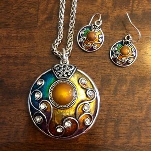 Beautiful Corful Neclace & Earrings Soutwest Boho